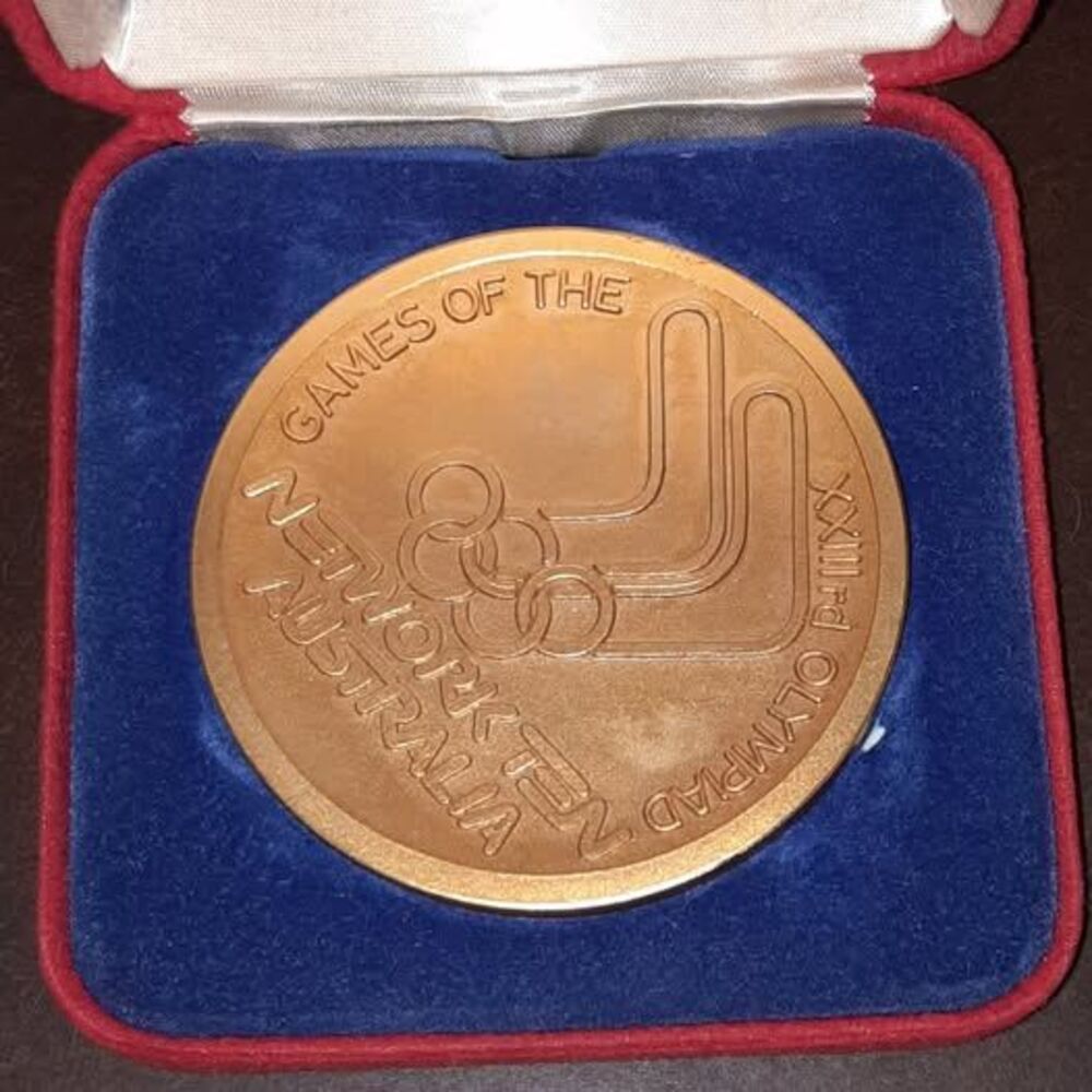 Rare 1984 Los Angeles Olympic Games Network Ten Australia Medal - Picture 3 of 5